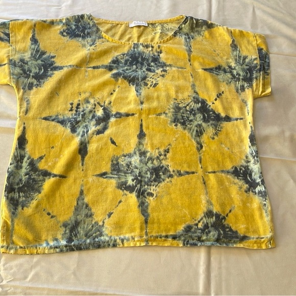 Yellow and blue  Tie-Dye Italian 100% linen pull over - Picture 3 of 4
